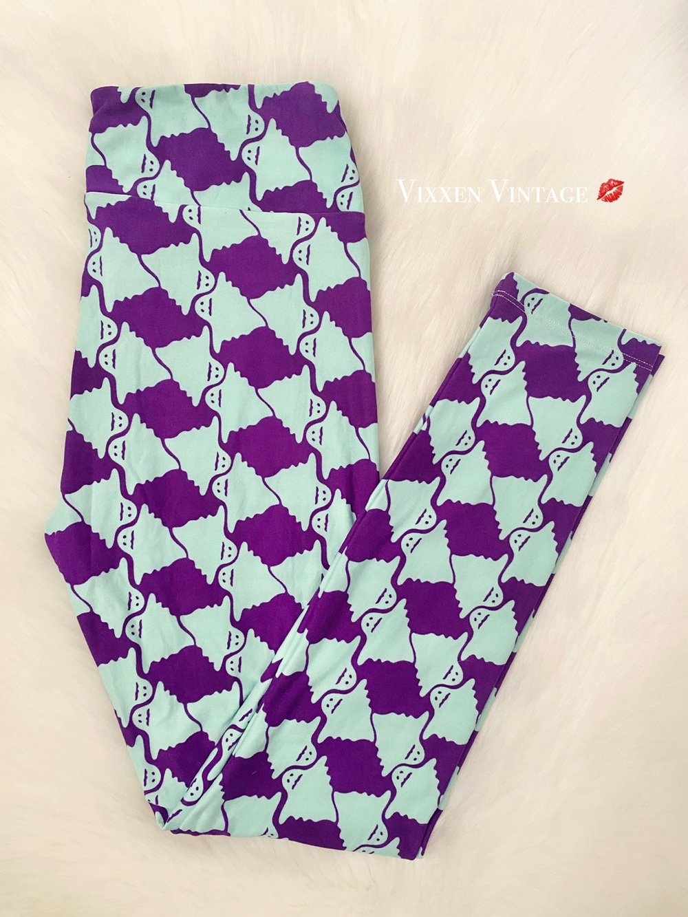 LULAROE 2017 HALLOWEEN WIGGLY GHOST PRINTED LEGGINGS IN PURPLE/MINT